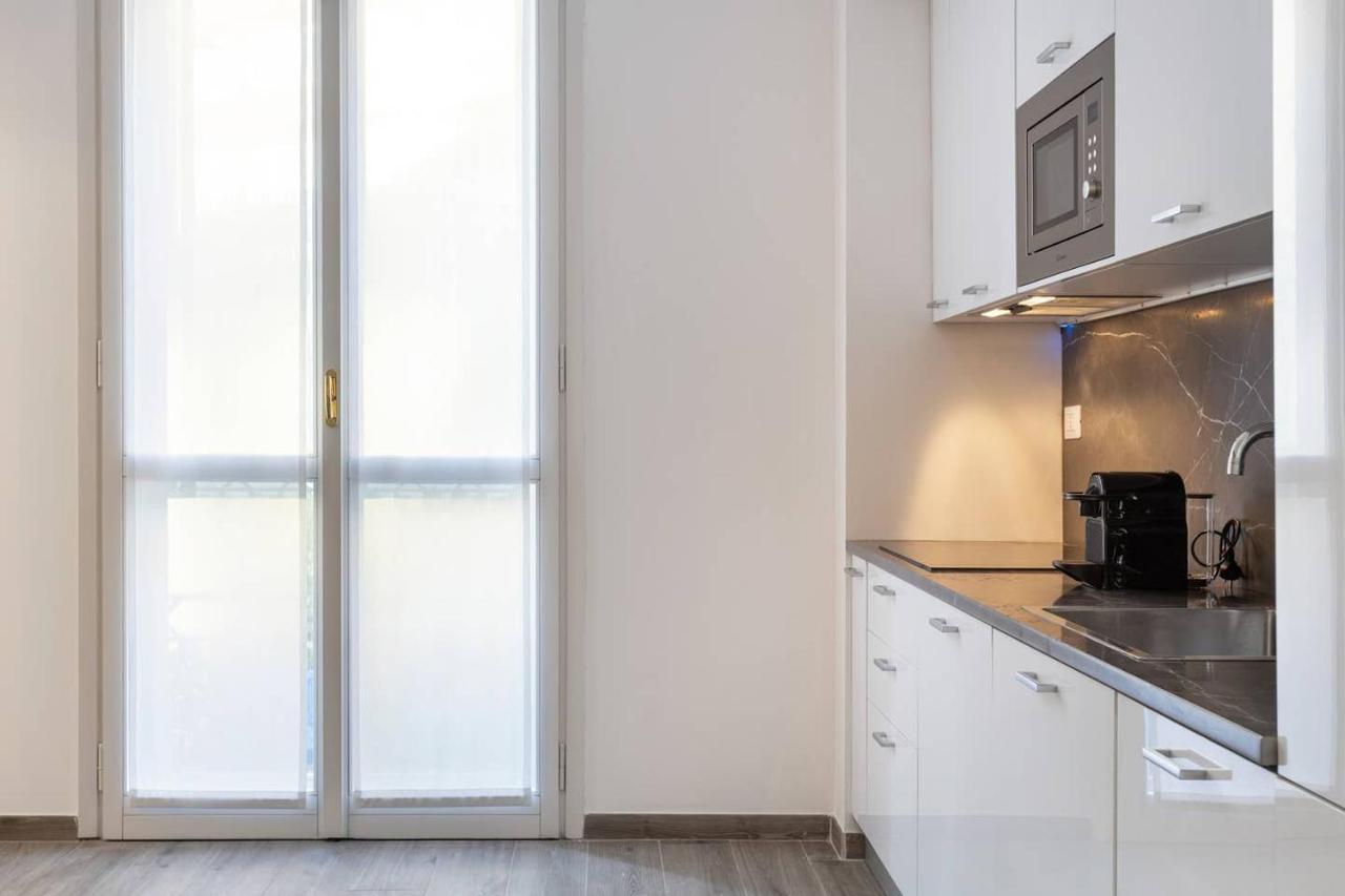 Modern And New Flat In Duomo Area Apartment Milano Ngoại thất bức ảnh