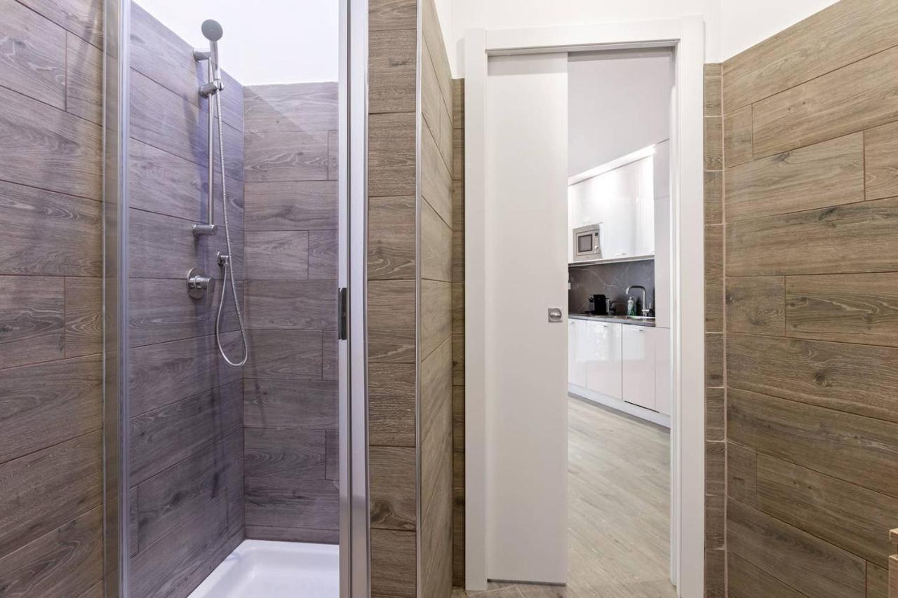 Modern And New Flat In Duomo Area Apartment Milano Ngoại thất bức ảnh