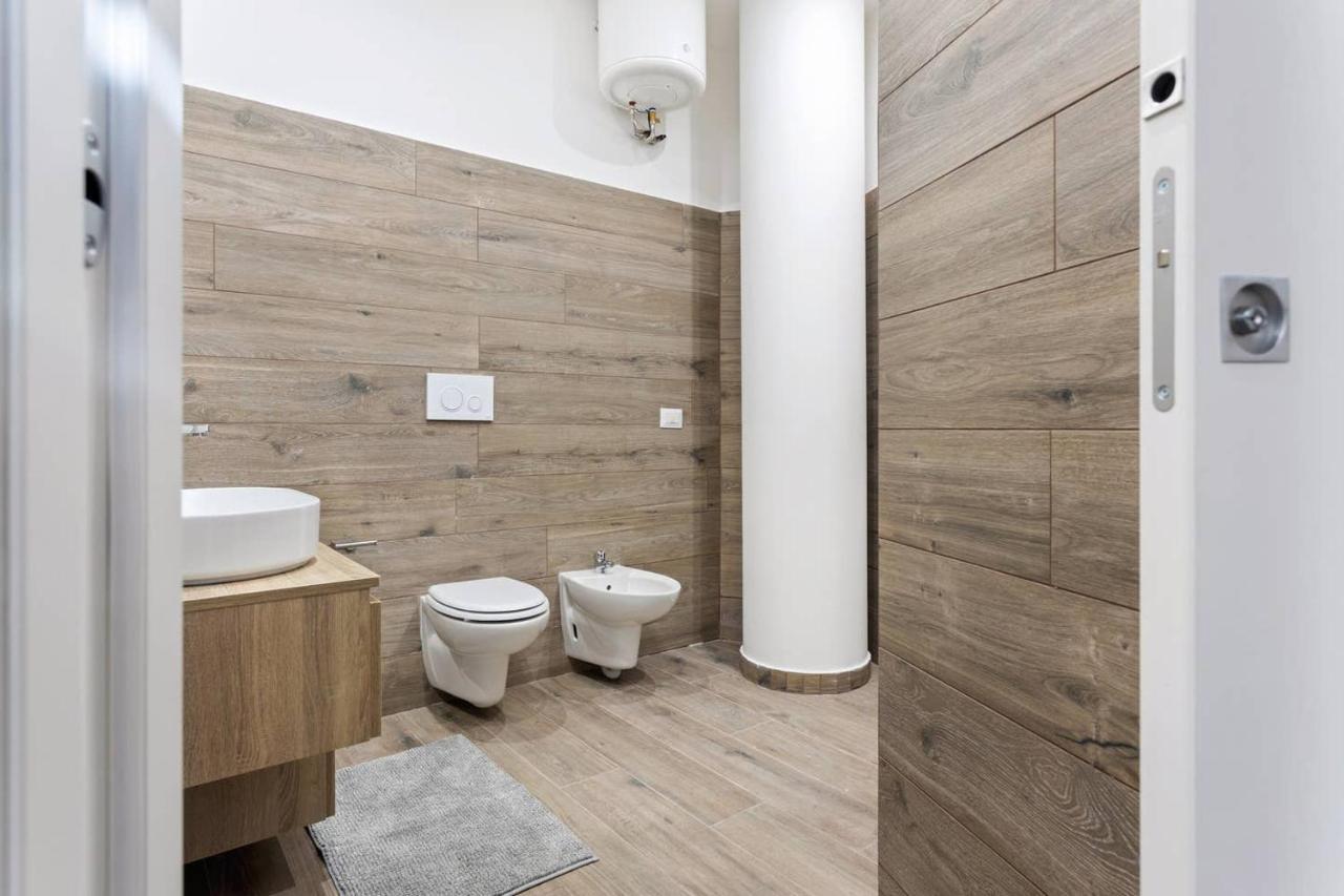 Modern And New Flat In Duomo Area Apartment Milano Ngoại thất bức ảnh